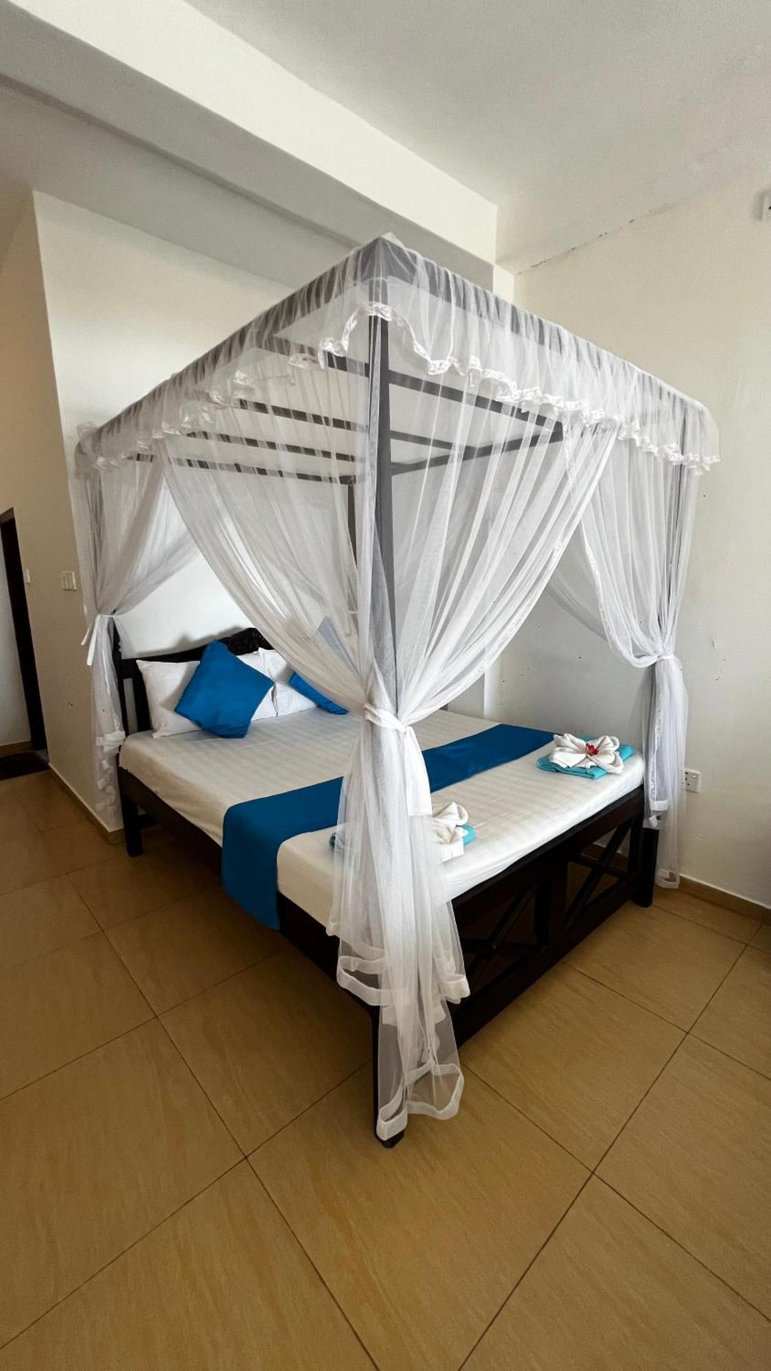 Prana Beach Hotel Ex Guli Hikkaduwa Exterior photo